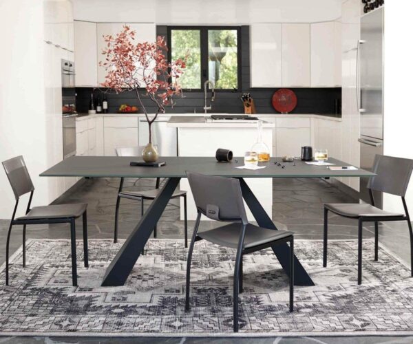 GUNNAR Dining Table